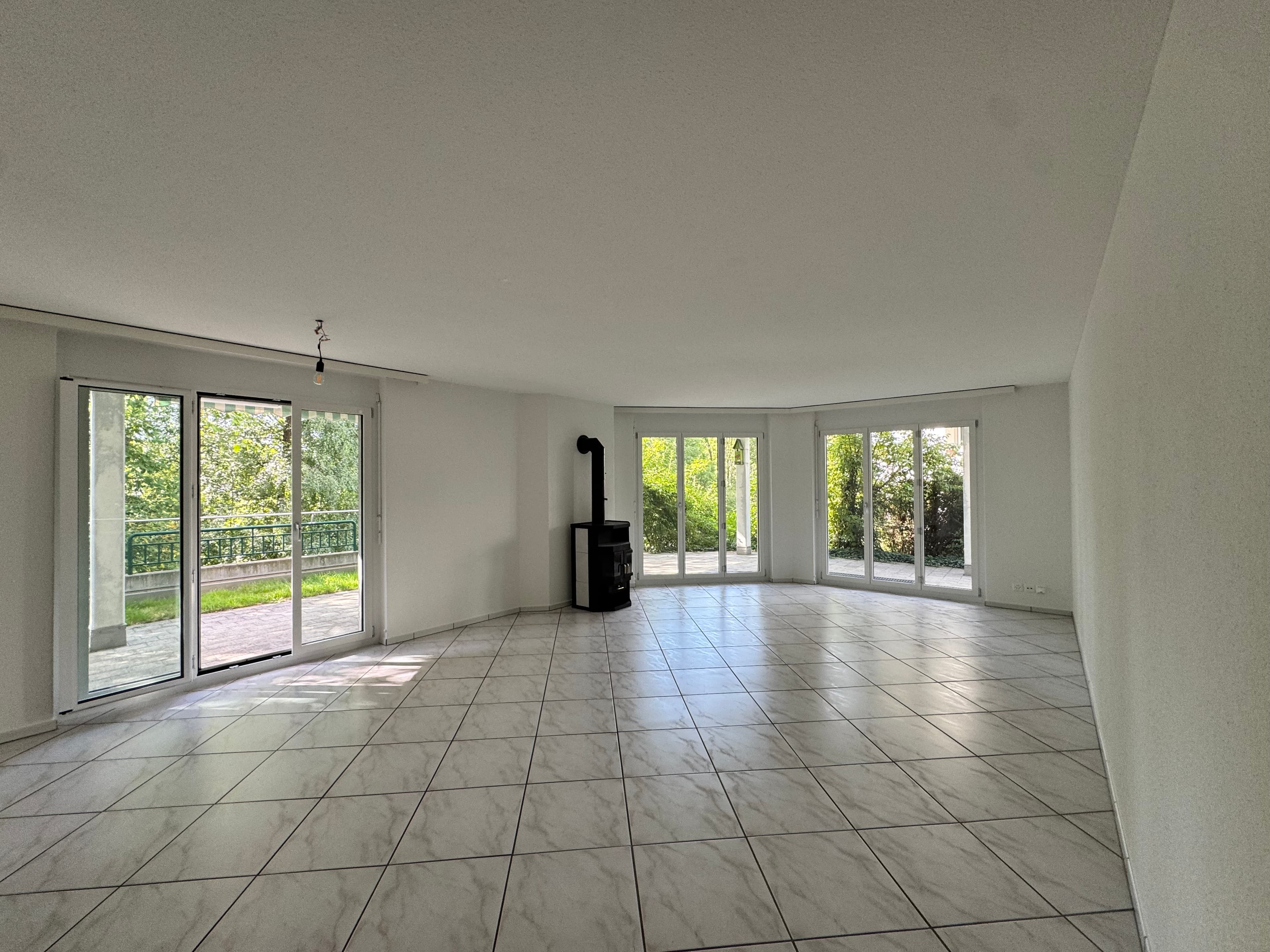 Grosszügige 4½-Zimmer-Wohnung mit Blick ins Grüne