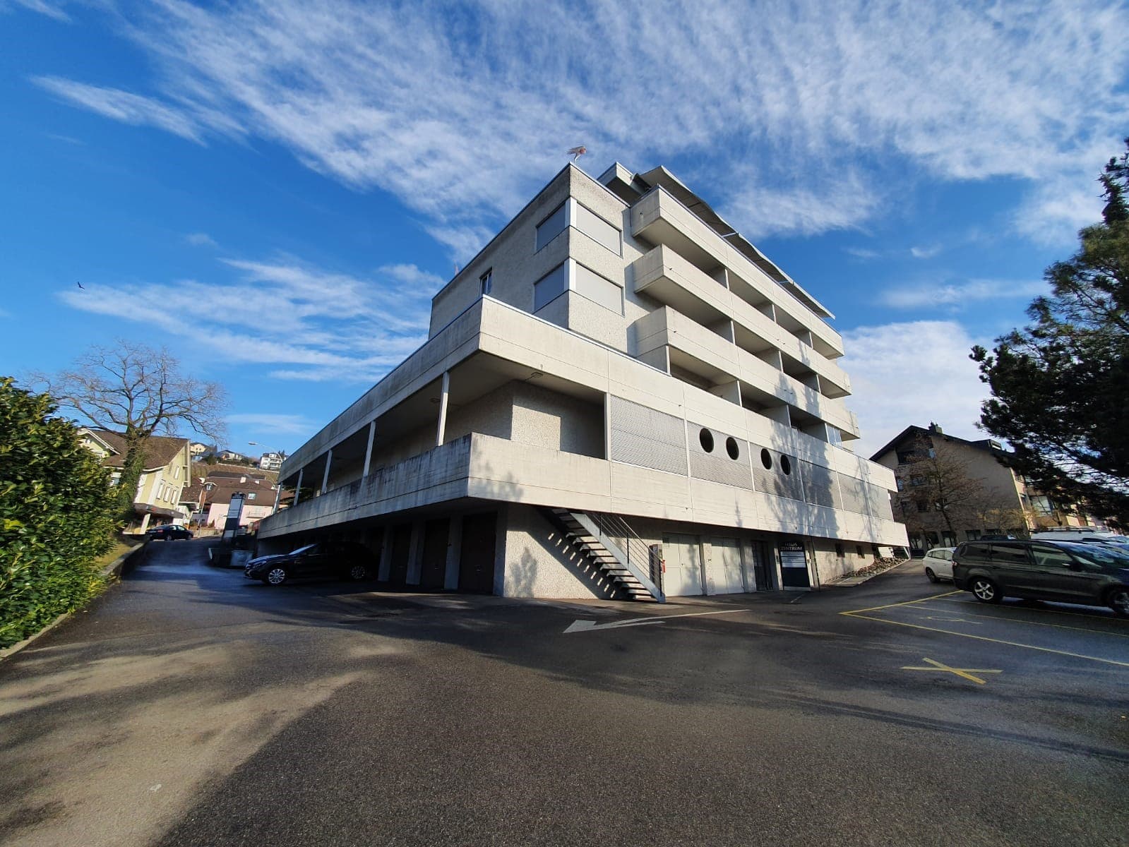 Komplett sanierte Wohnung im Haus Zentrum